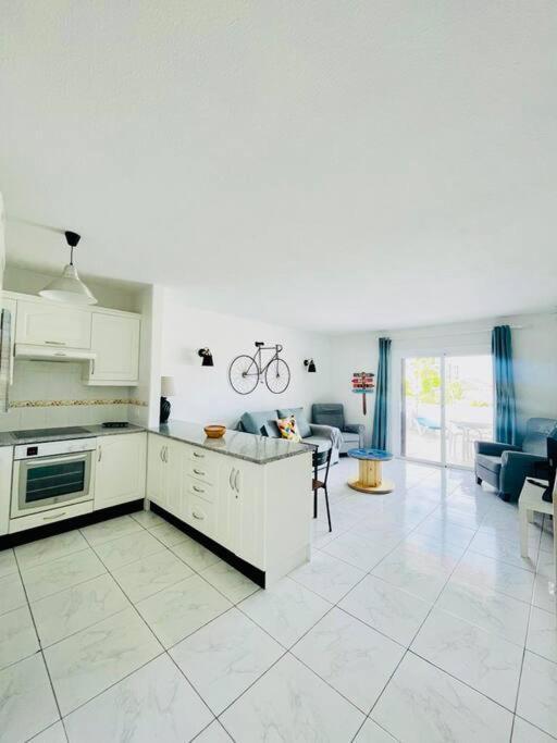 Comfy Home With Large Terrace Five Minutes From Ocean Los Cristianos (Tenerife) Exterior foto